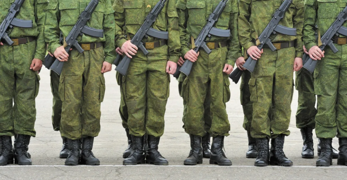 Rusko-běloruské manévry: Putin povolal statisíce vojáků, v akci byli i noví bojoví roboti