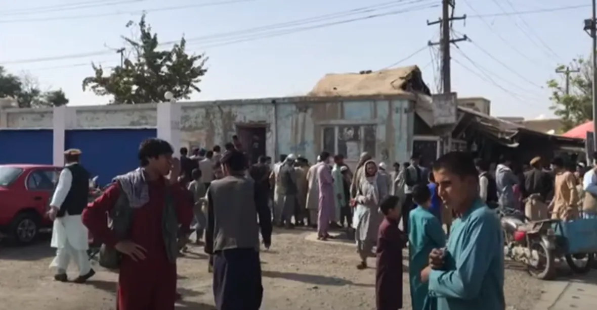 Masakr v Afghánistánu. Po výbuchu v mešitě zahynulo nejméně 50 lidí