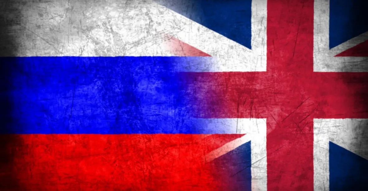 Podle špiona, který dodal kompro na Trumpa, členové ruské vlády věří, že Moskva je ve válce s Británií