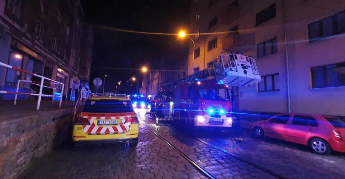 Při požáru bytu v pražském Podolí zemřeli dva lidé