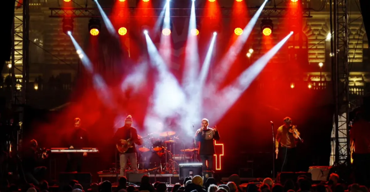 VIDEO: Na Václavském náměstí zní Koncert pro budoucnost