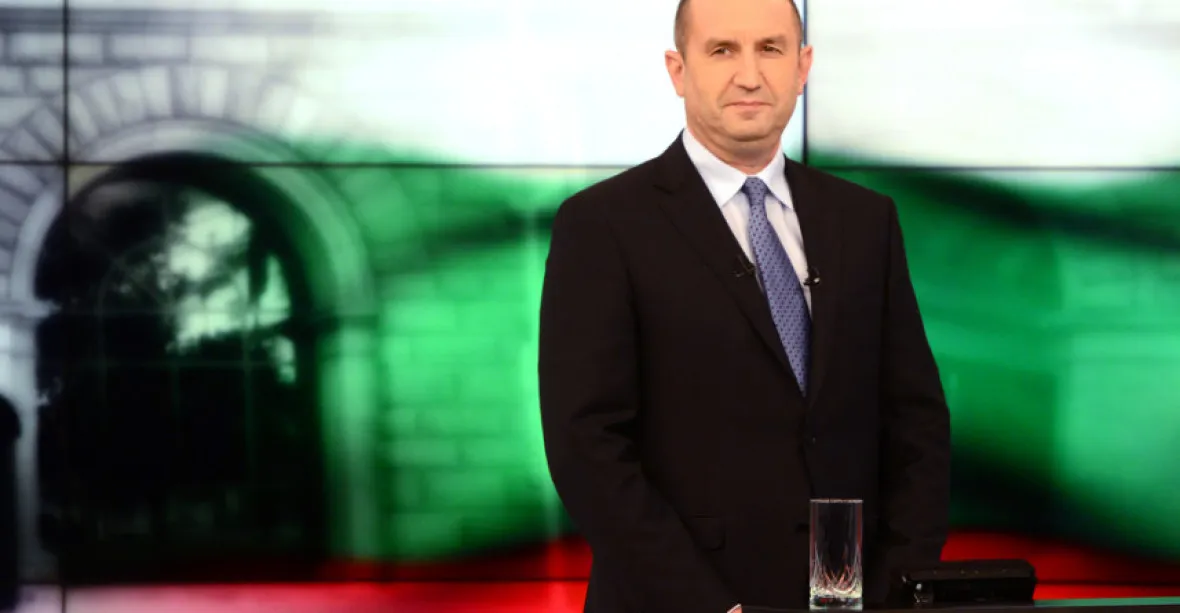 Prezidentské volby v Bulharsku vyhrál stávající prezident Radev