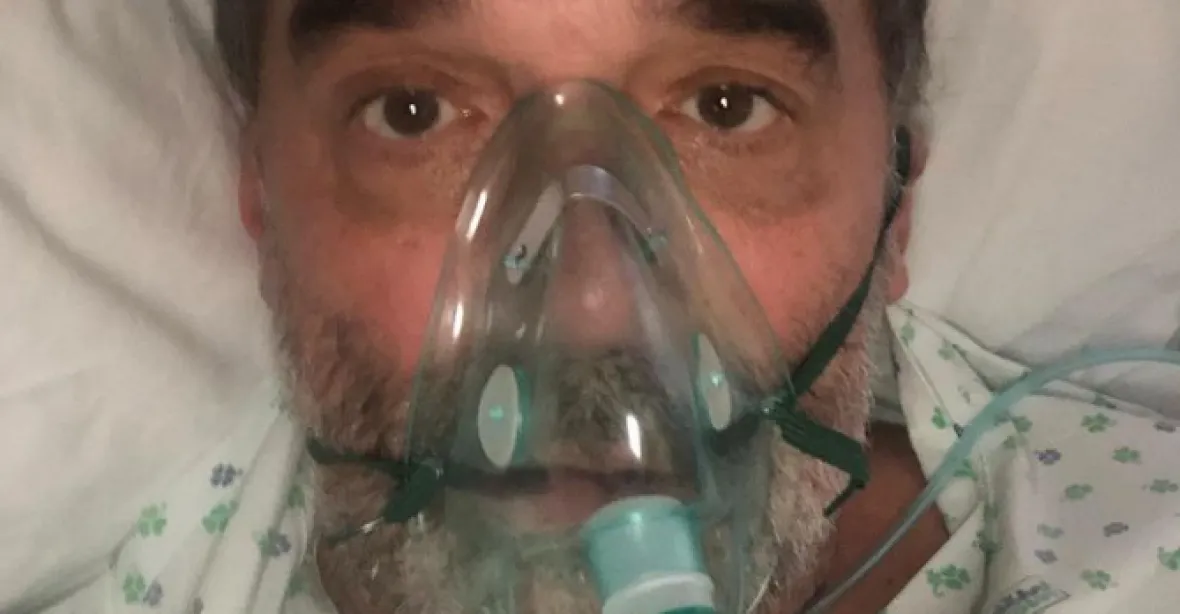 „Jsem na kyslíku.“ Miroslav Etzler vyzývá z nemocnice k očkování