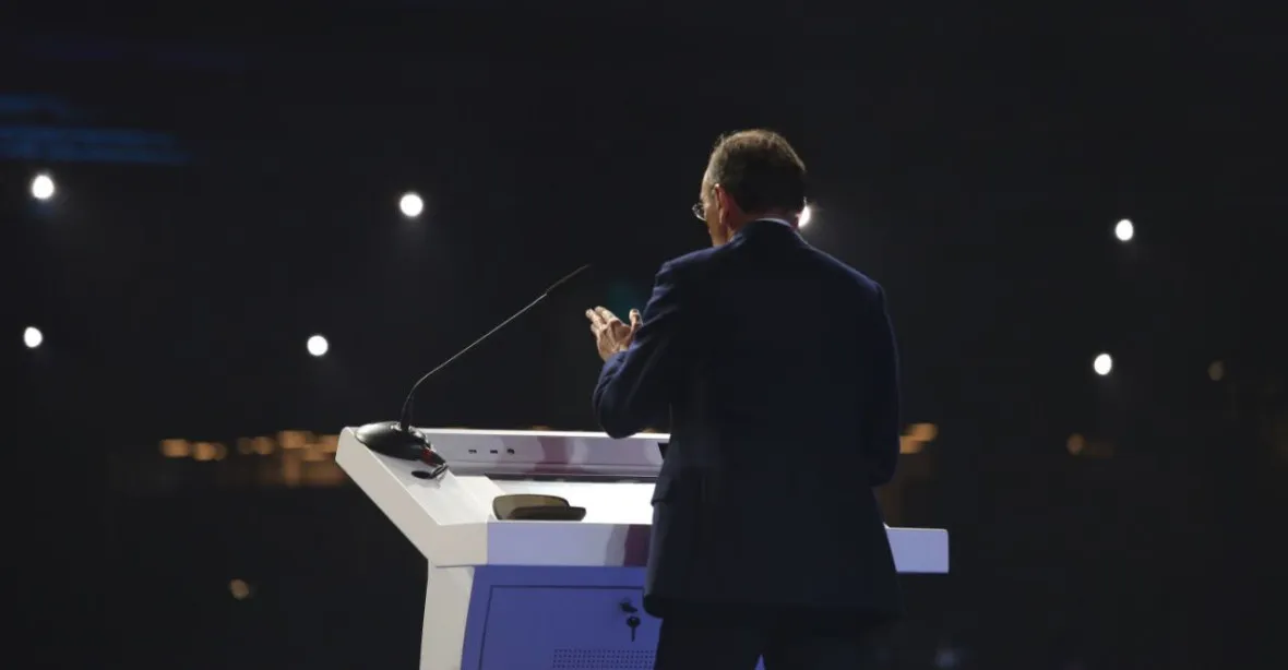 Zemmourův dramatický mítink: kandidát na prezidenta Francie zakládá stranu Znovudobytí
