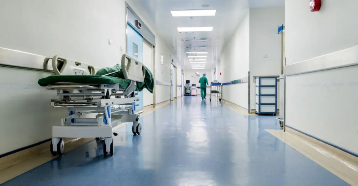 Pacient napadl personál v litoměřické nemocnici, sestra utrpěla zranění