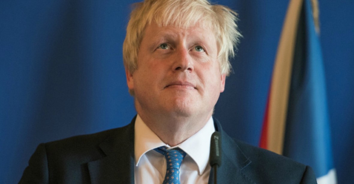 Boris Johnson je na politických kapačkách