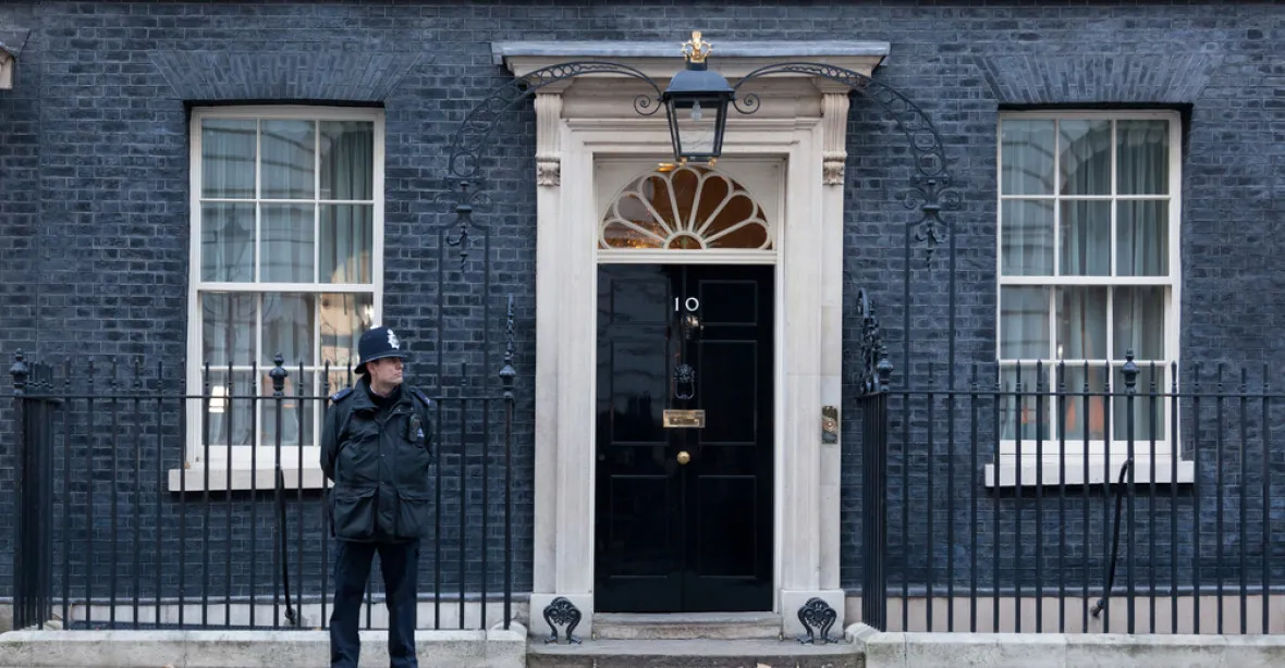 V Downing Street byl zakázaný večírek i den před pohřbem prince Philipa