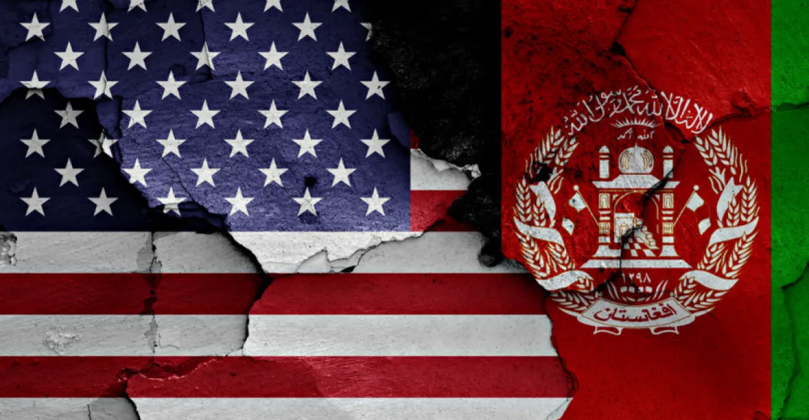 Biden rozdává peníze zabavené Tálibánu. Půjdou na pomoc Afgháncům a obětem 11. září