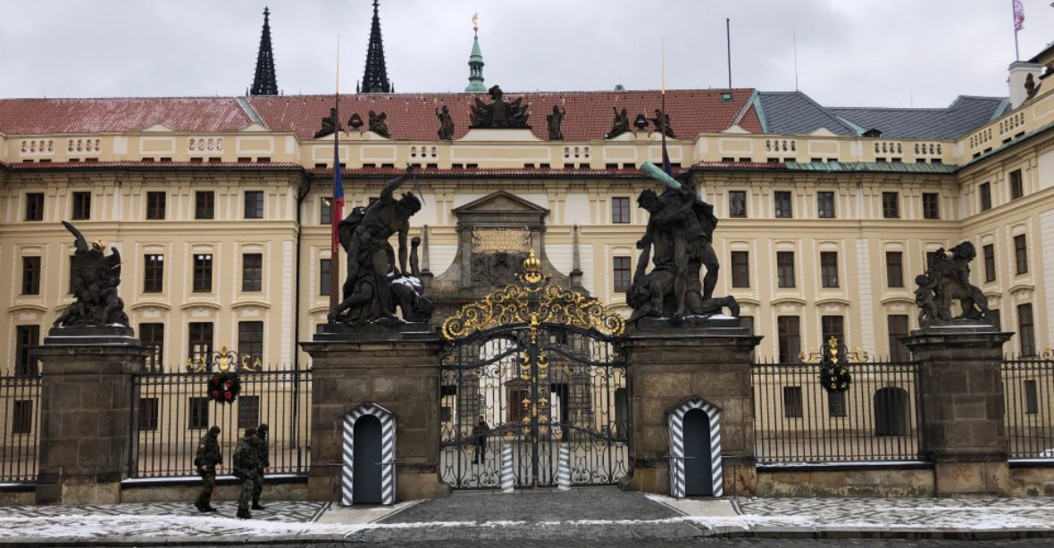 Na Pražský hrad dorazila ministerská kontrola. Prověřuje skartování tajné zprávy o Vrběticích