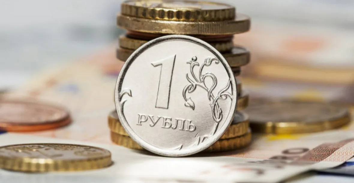 Ruské akcie klesly téměř o 50 procent, rubl je na historickém minimu