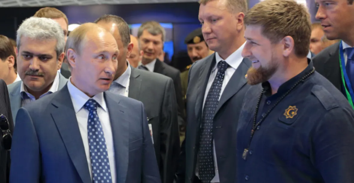 Fotky Putinova spojence Kadyrova budí rozpaky. „Hrdinný Čečenec“ možná na Ukrajině vůbec není