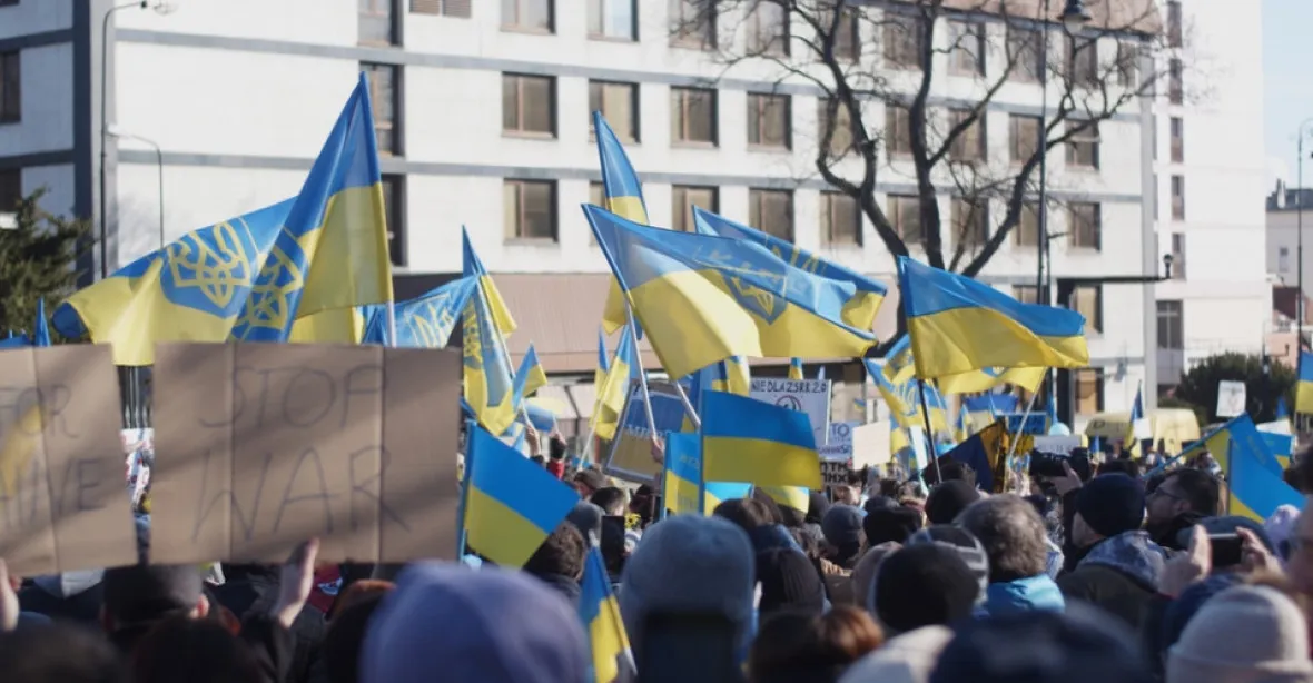 Napětí v Berlíně. Rusové tají plánované akce, Ukrajina protestuje proti zákazu své vlajky