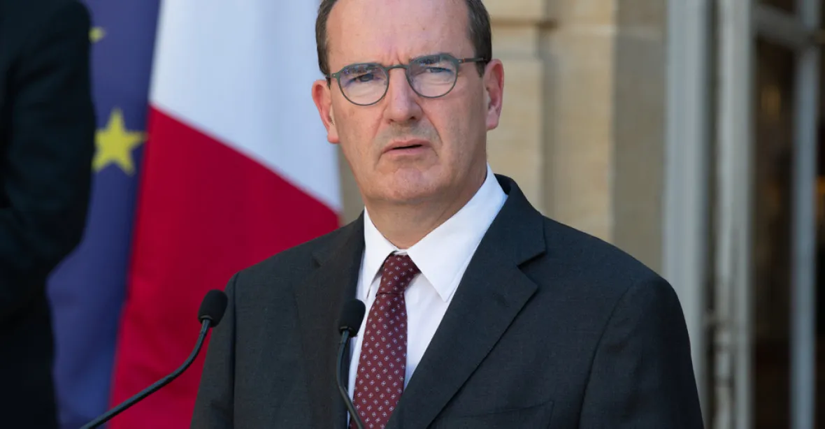 Stránky francouzské vlády omylem zveřejnily demisi premiéra