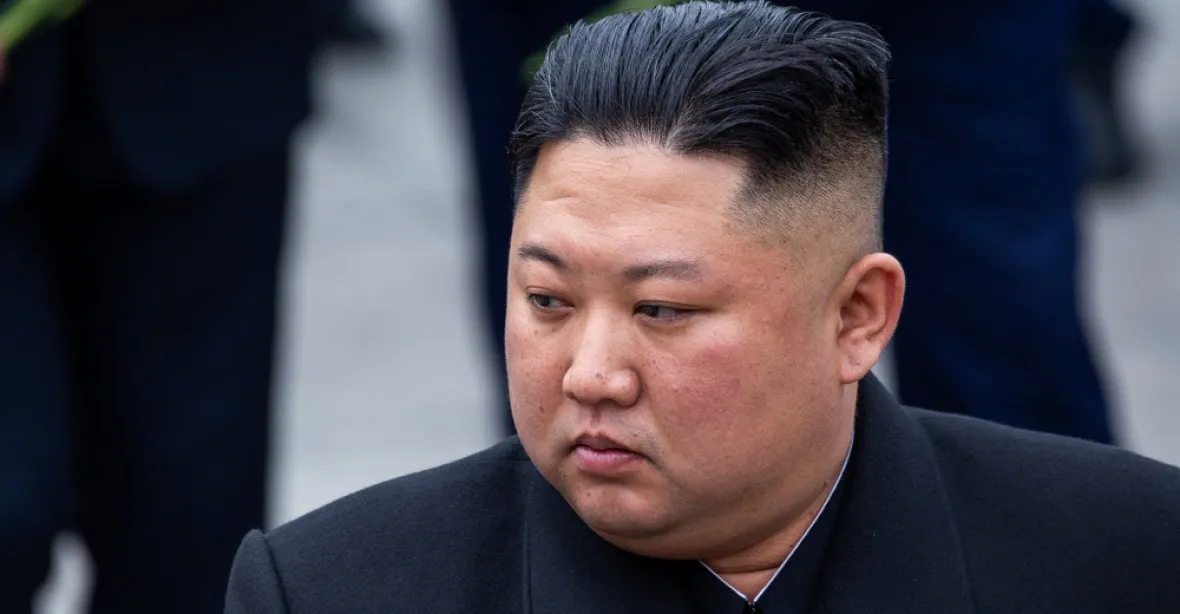 Severní Koreu válcuje covid-19. Vůdce Kim Čong-un povolává na pomoc armádu
