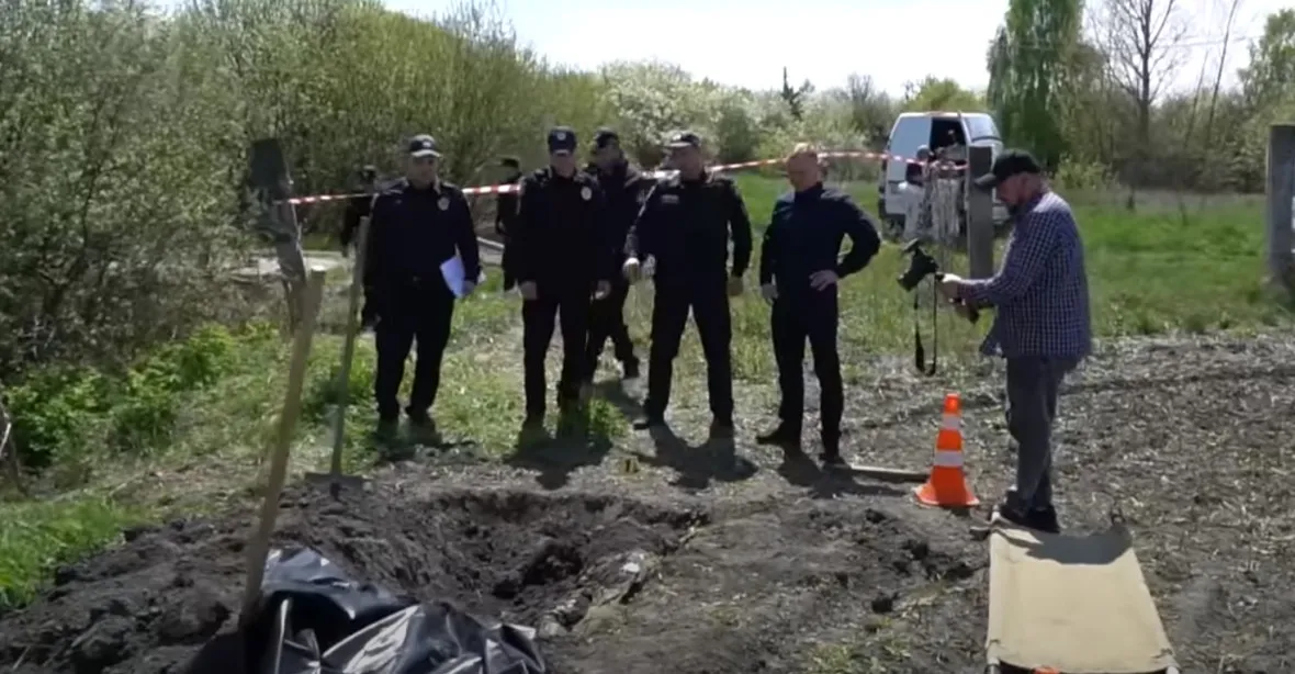 Hromadný hrob u Kyjeva vydal tělo českého dobrovolníka