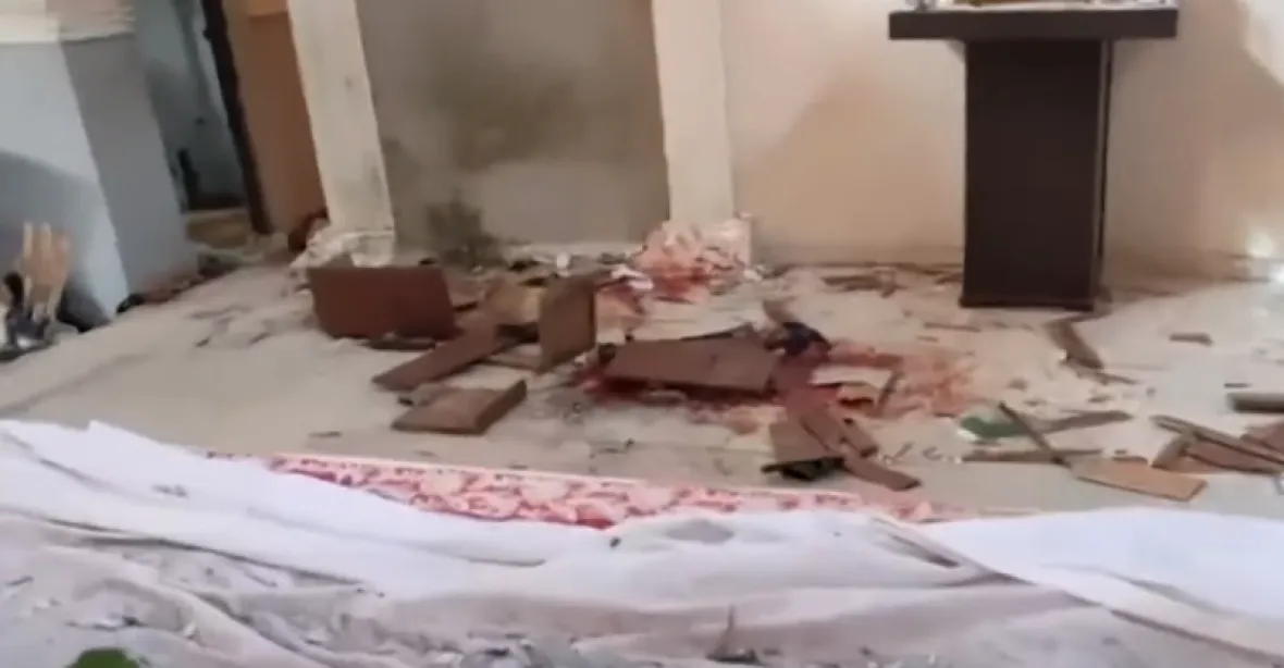Výbuch v kostele, pak střelba do oken. Při útoku v Nigérii zemřelo 21 lidí