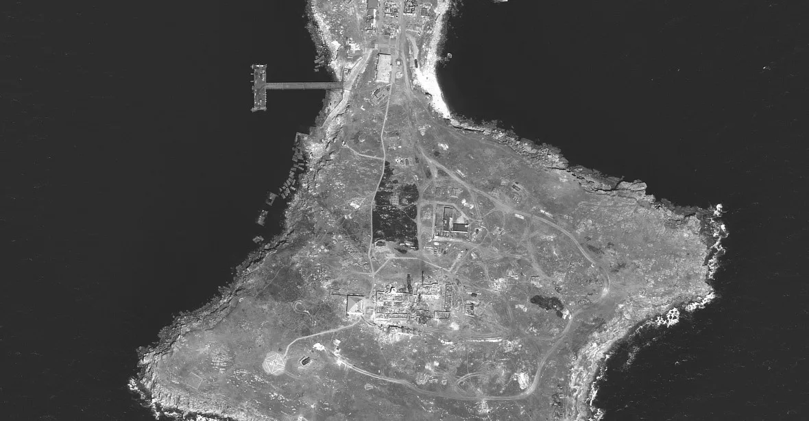 Rusové v problémech na Hadím ostrově. Ukrajinci jim zničili protiraketový systém Pancir-S1