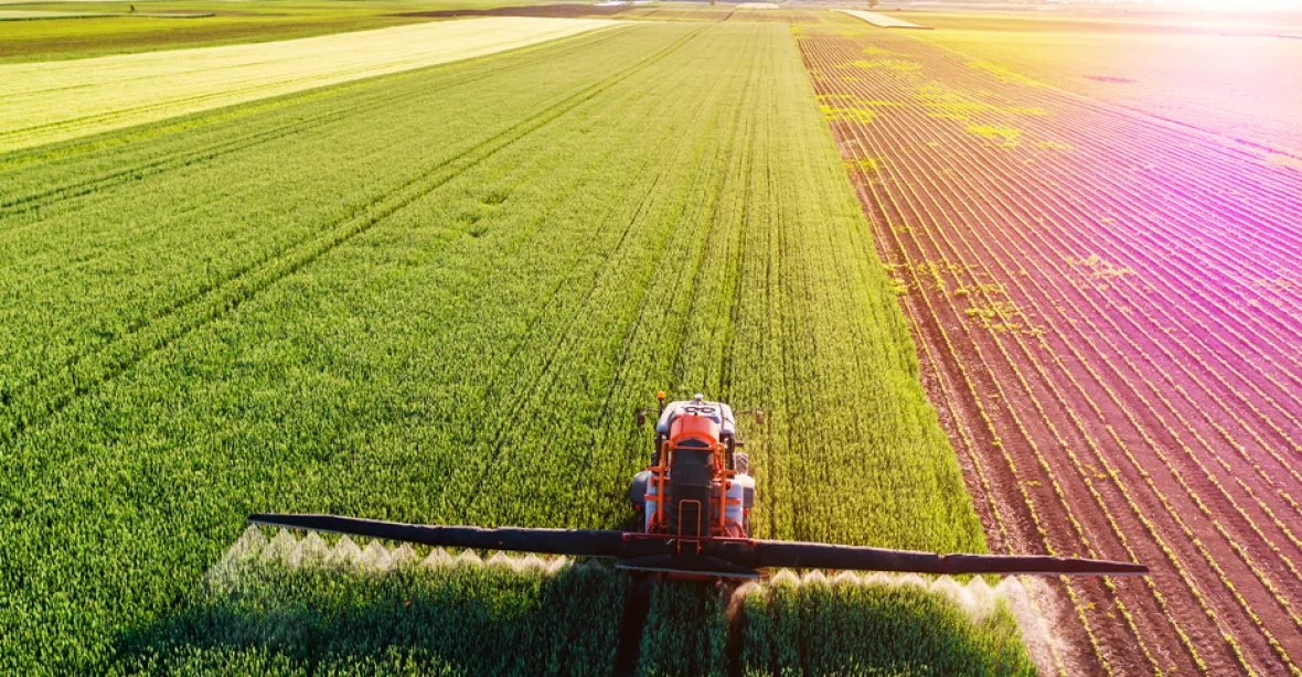 „Zásadní milník.“ EU tvrdě tlačí na zemědělce: omezte pesticidy na polovinu