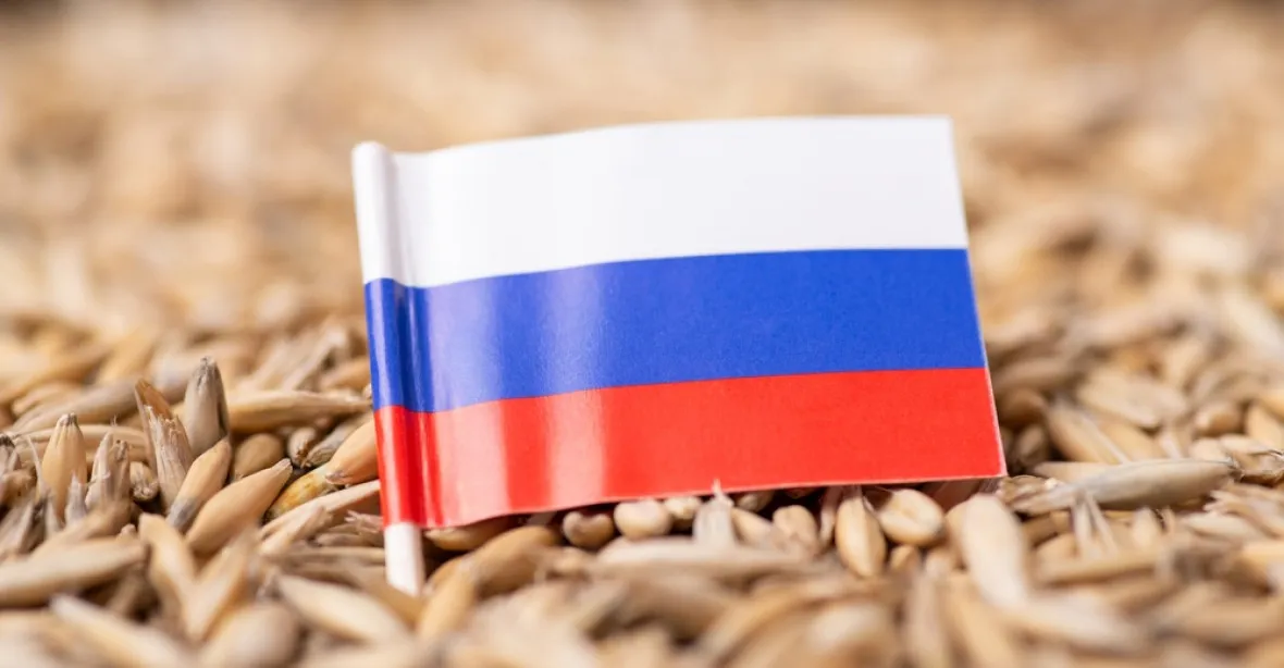 EU upravuje sankce: usnadní se obchod s ruským jídlem, ale končí dovoz zlata