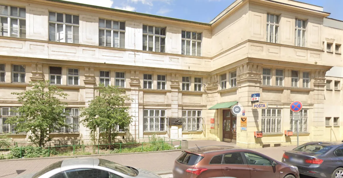 Penta koupila bývalou poštu u Masarykova nádraží. Část přestaví, část zbourá