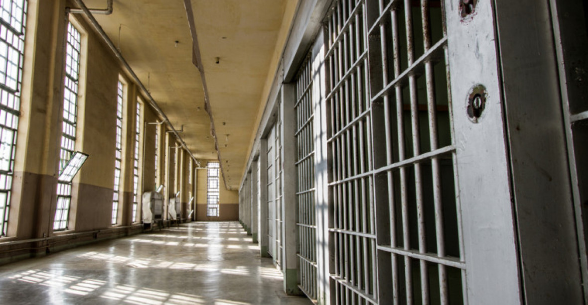 V zasažené věznici v Olenivce se nacházeli také zajatí členové pluku Azov