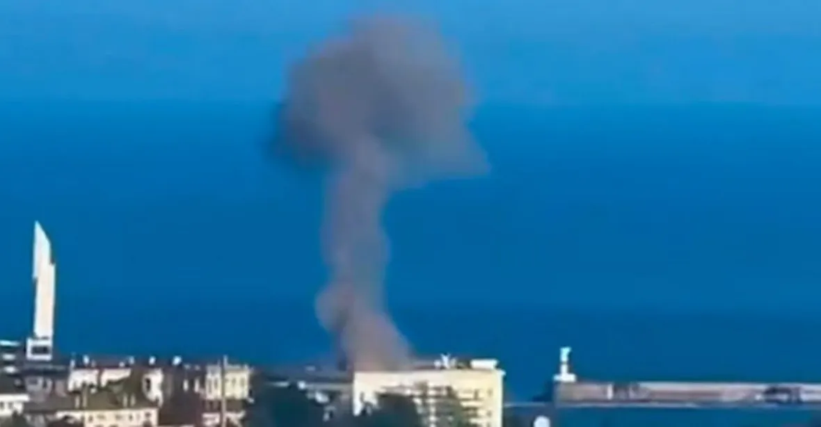 Další výbuchy na Krymu. Dron zasáhl budovu velitelství ruské Černomořské flotily