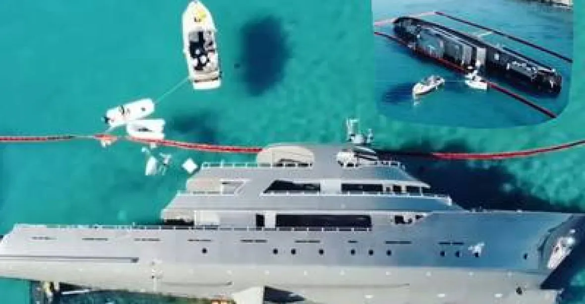 Luxusní superjachta ve stylu Jamese Bonda se potopila u pobřeží Řecka