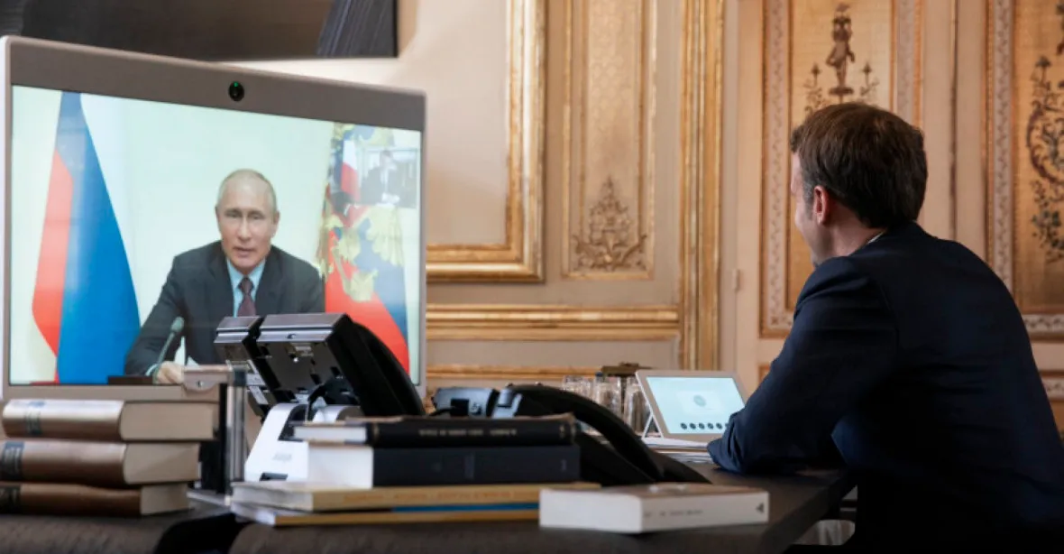 Macron si opět telefonoval s Putinem