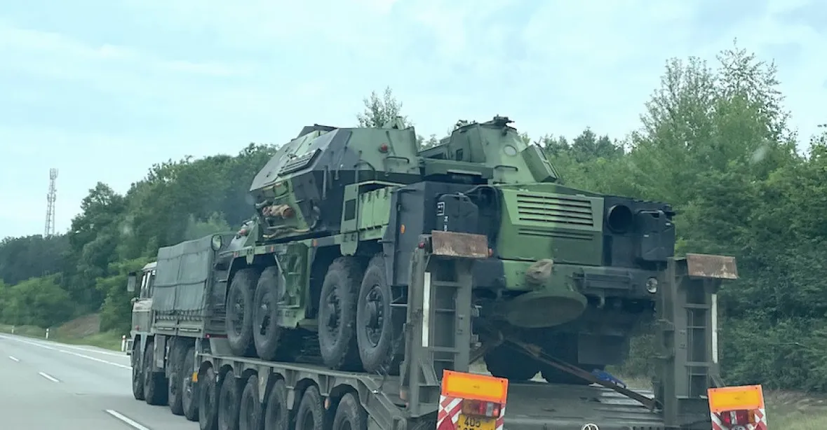 Ukrajinská armáda už si v Česku objednala zbraně za 50 miliard korun