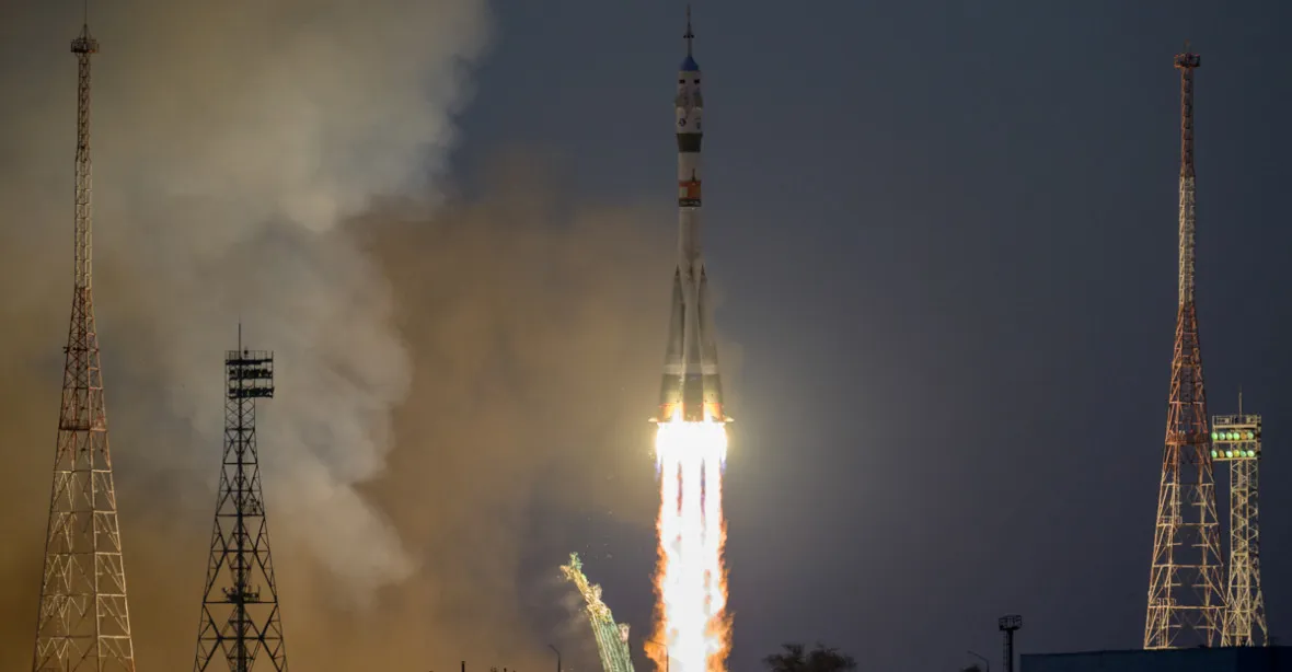 Američan odstartoval do vesmíru v raketě Sojuz v den, kdy Putin hrozil apokalypsou