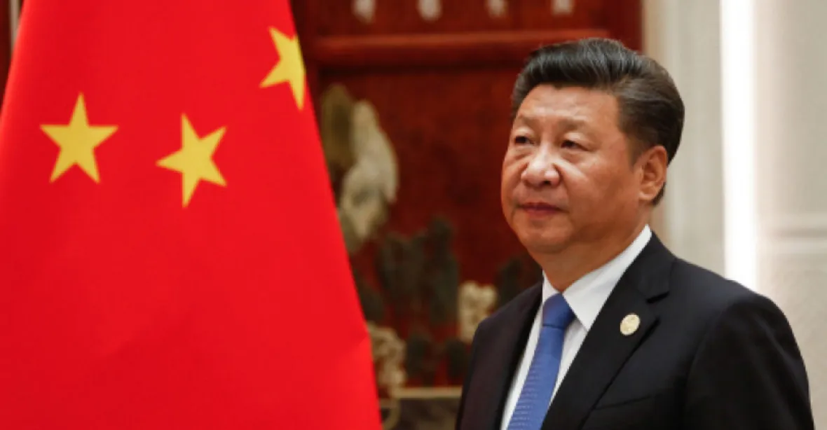 VIDEO: Strážci odvedli ze sálu exprezidenta Číny. Sjezd komunistů mění své vedení