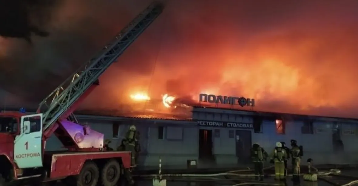 Pyrotechnika na parketu. Při požáru v nočním klubu v Rusku zemřelo 15 lidí