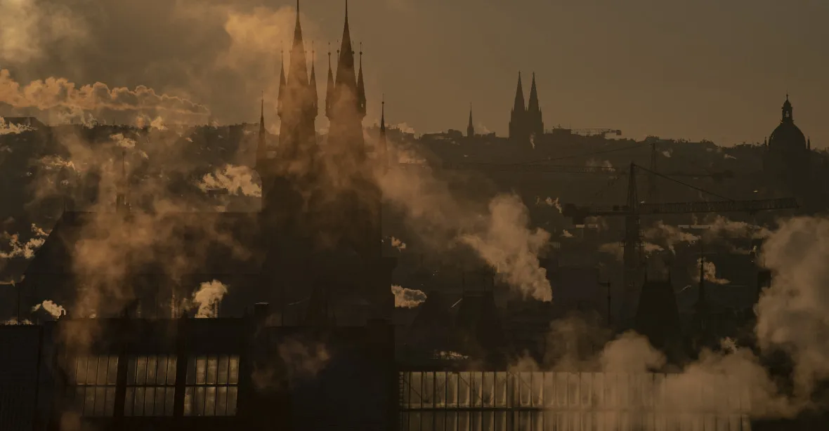 OBRAZEM: Nejchladnější ráno této zimy. Hluboko pod nulou byly i teploty v Praze
