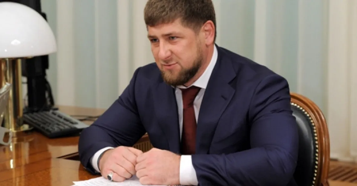 Putin nařídil Kadyrovovi zabít Zelenského, tvrdí WSJ