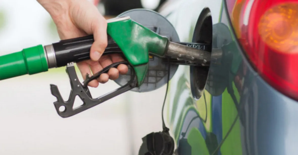 Cena benzinu je nejníže za 11 měsíců. Nafta je nejlevnější od začátku ruské války