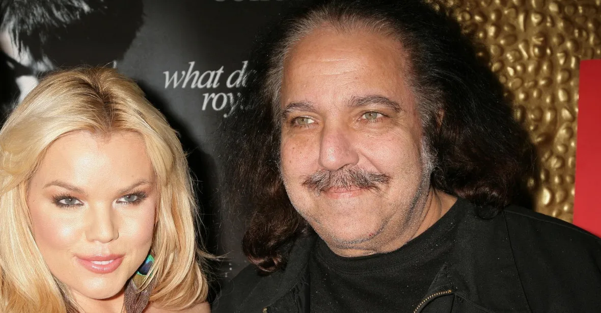 Známý pornoherec Ron Jeremy se vyhne soudu kvůli znásilnění. Trpí demencí