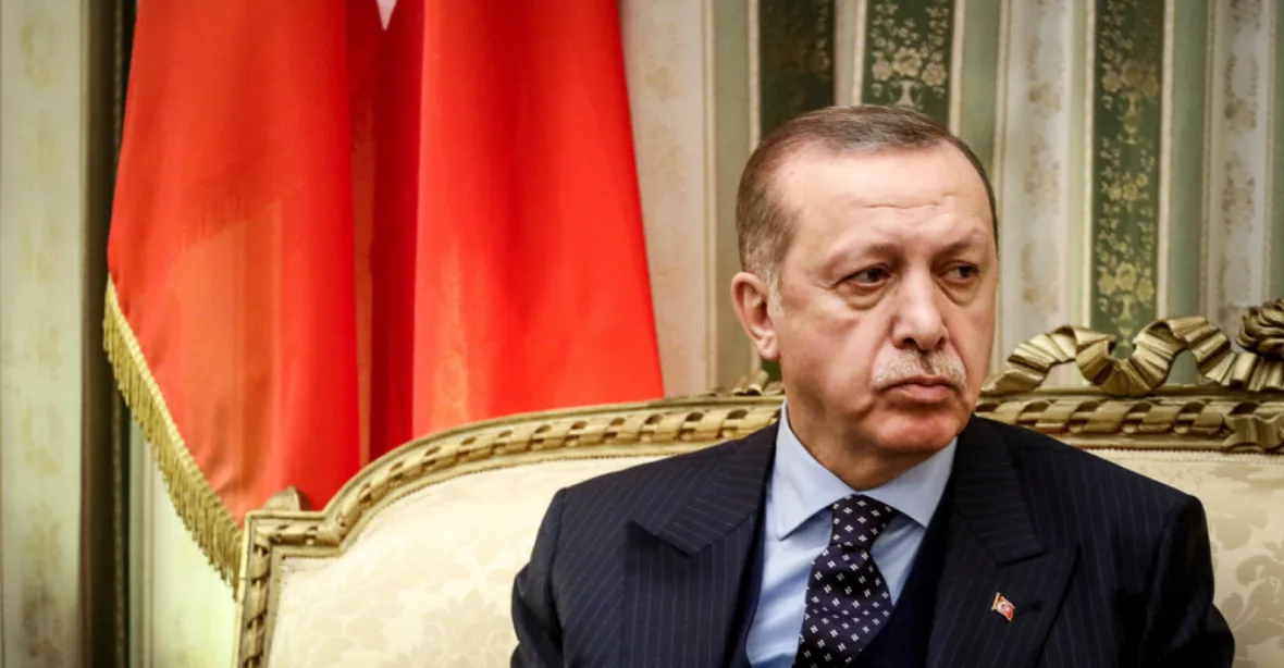 Turecko dál brání Švédsku vstoupit do NATO. Teď mu vadí pálení koránu