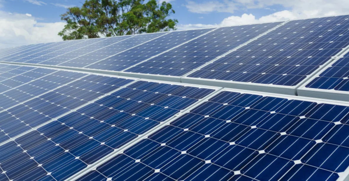 Odplata Číny: Peking chce zakázat vývoz pokročilých technologií solárních panelů