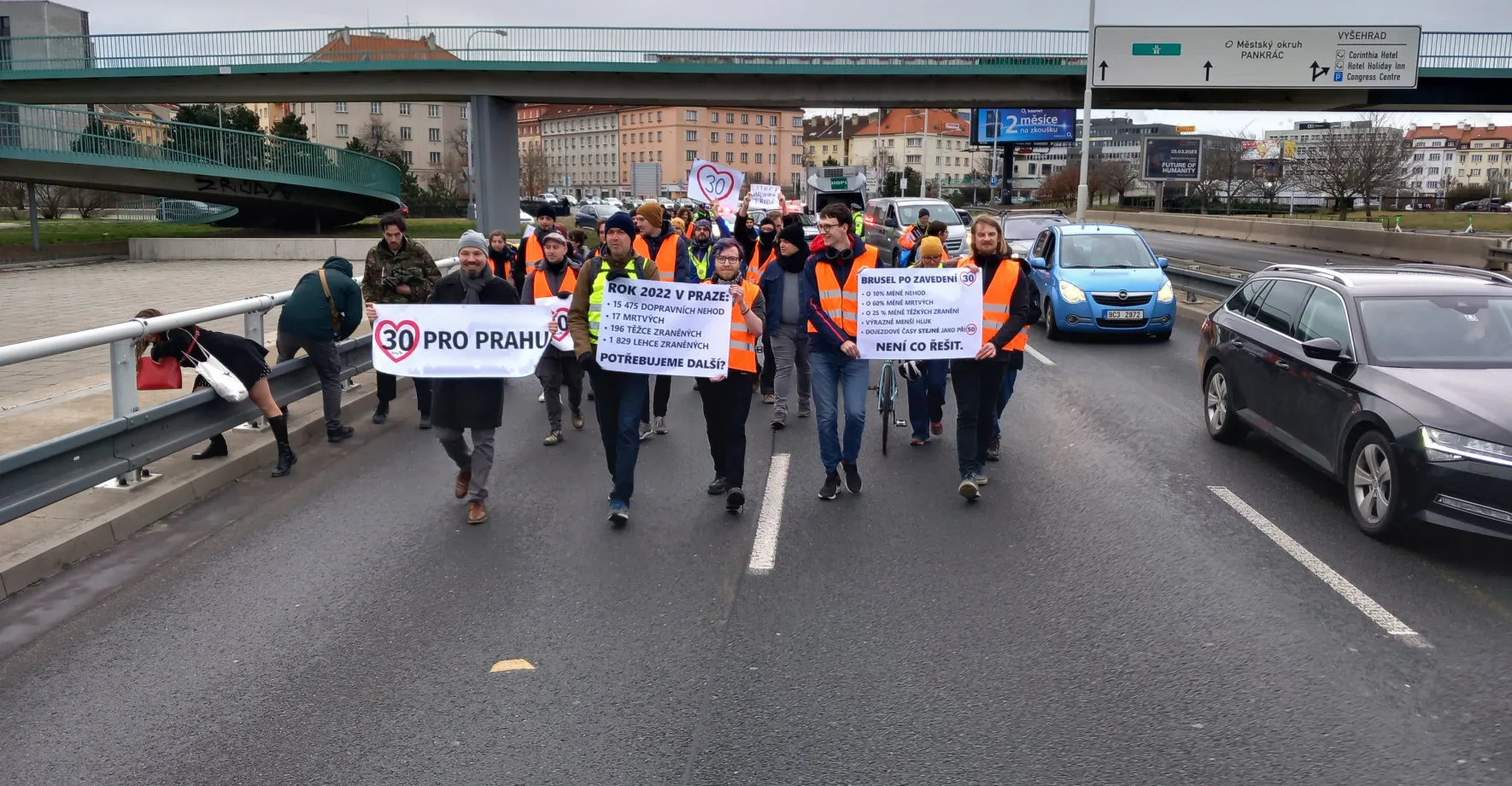 Blokády dopravy na magistrále v Praze. Aktivistům je nikdo nemůže zakázat