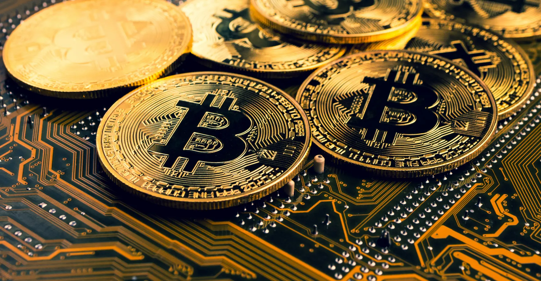 Bitcoin stoupl na devítiměsíční maximum. Těží z bankovní krize