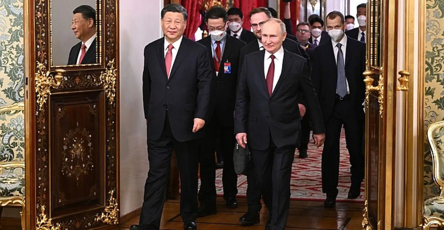 Čínský prezident Si odletěl z Moskvy, Putinovi neomezené partnerství neslíbil