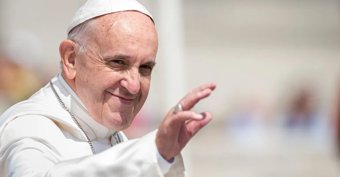 „Práce pro otroky.“ Papež umyl nohy 12 mladistvým vězňům