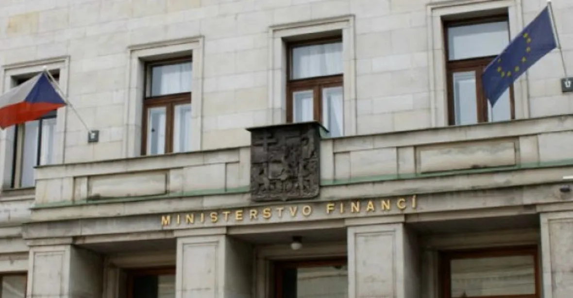 Stanjura zruší 77 poboček finančních úřadů. Zmizí i z Dobříše, Třeboně či Litovle