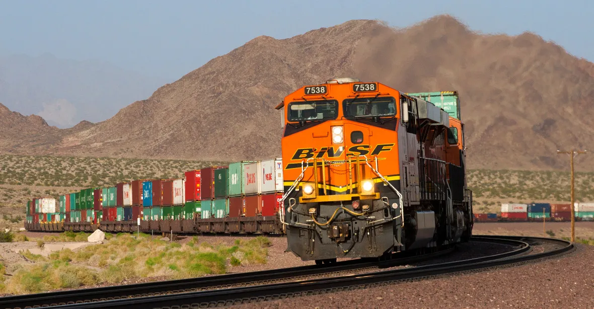 Kalifornie bude mít od roku 2030 bezemisní lokomotivy. Do roku 2045 i nákladní vozy