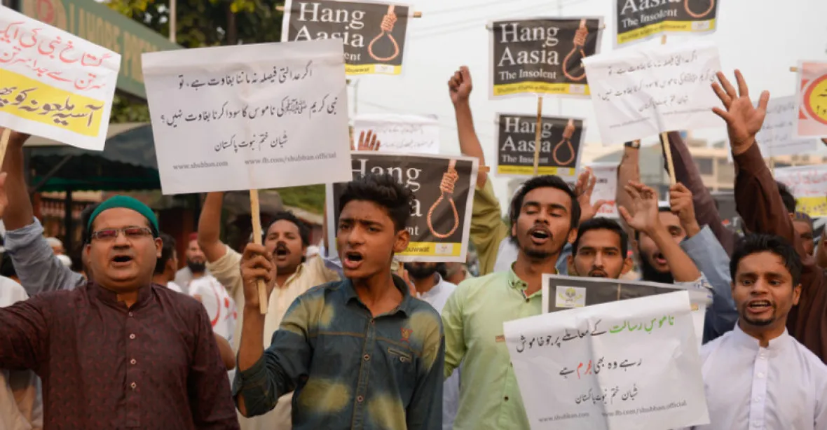 Po zatčení expremiéra v Pákistánu vypukly protesty, úřady zablokovaly internet