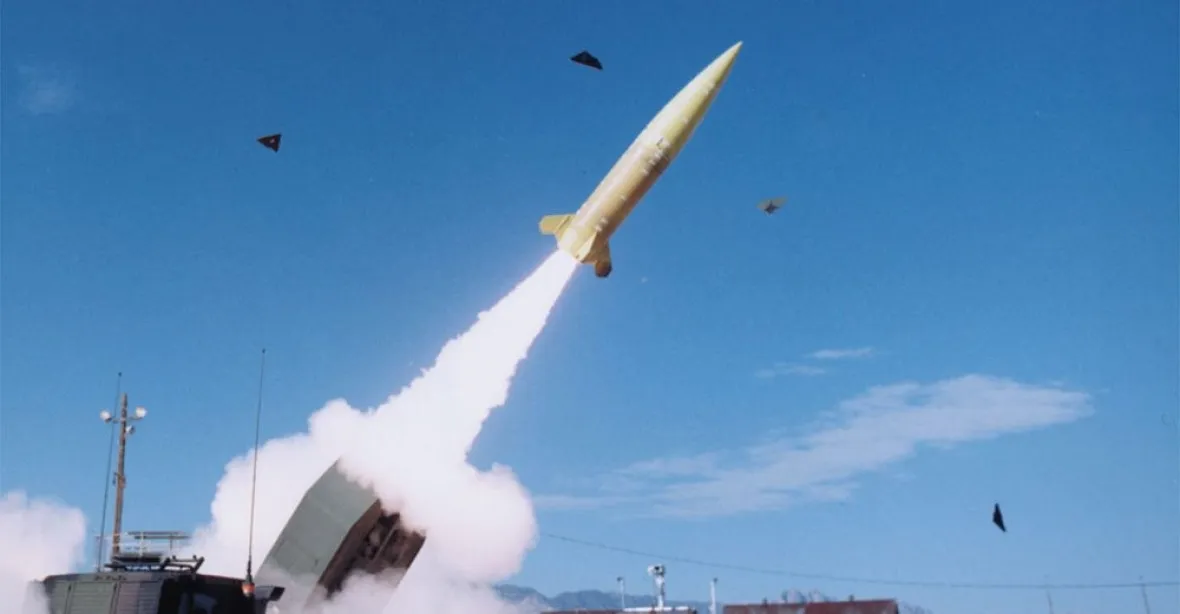 Nemáme dost raket dlouhého doletu a Ukrajina je reálně nepotřebuje, říká Pentagon