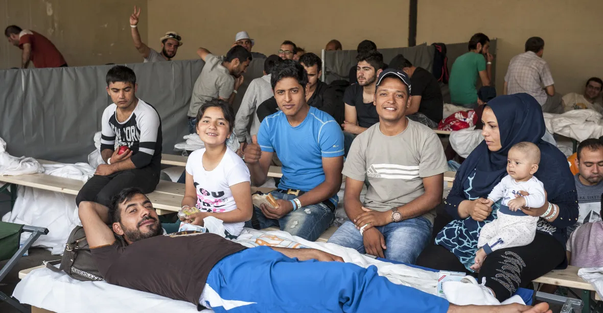 Vítejte v Německu! Uprchlická krize je zpět, k sousedům přišlo od ledna přes 160 tisíc migrantů