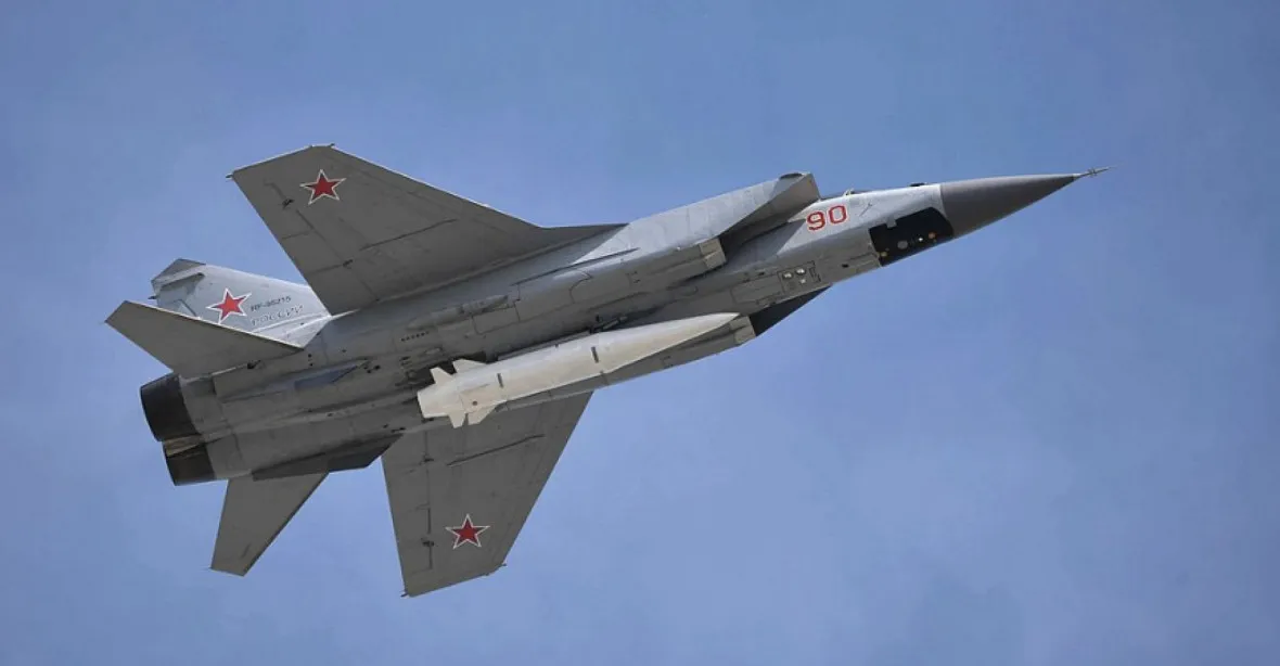 Na Ukrajině zní znovu poplach, Rusko údajně pálí raketami Kinžal i z Běloruska