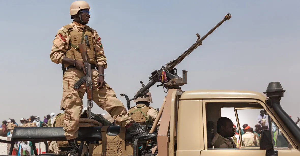 Plán útoku je připravený, Nigeru vypršelo ultimátum. Itálie žádá jeho odklad