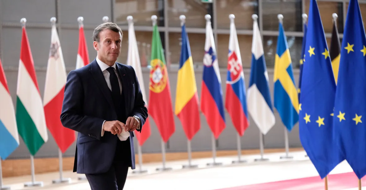 Macron: „EU by se měla vyvinout směrem k vícerychlostní Evropě.“ Představí návrhy
